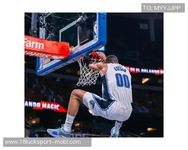 小卡首节表现亮眼6分钟内贡献4分2篮板正负值高达7 小卡首节表现亮眼6分钟内贡献4分2篮板正负值高达7