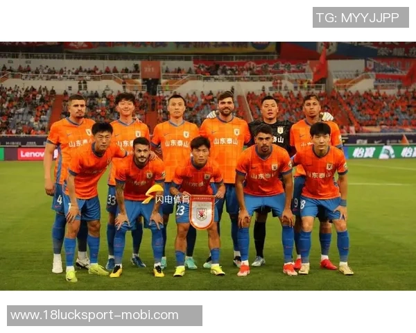 山东泰山队出发武汉备战中超收官战全力争胜迎接武汉三镇挑战 山东泰山队出发武汉备战中超收官战全力争胜迎接武汉三镇挑战